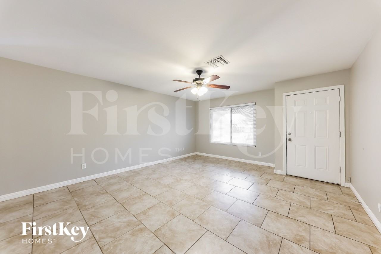 5314 W Altadena Ave - Photo 2 of 19