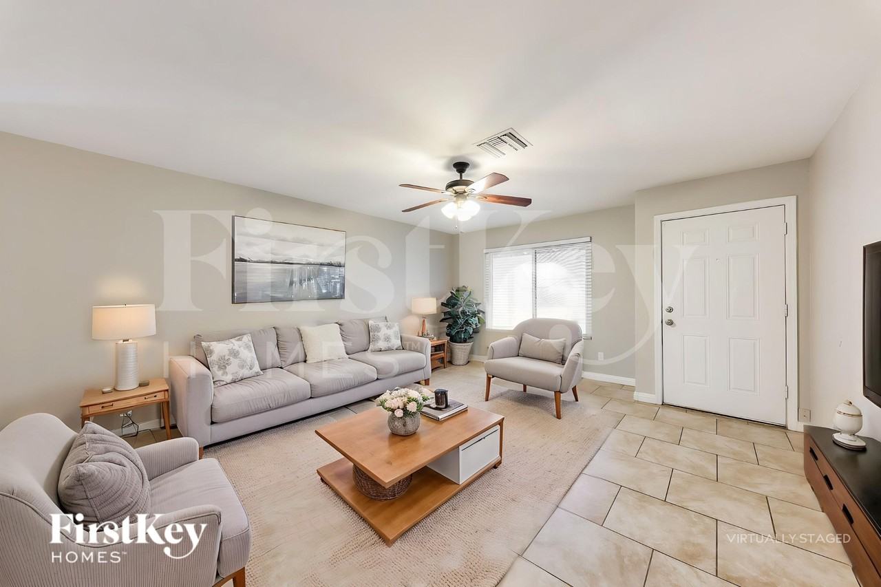 5314 W Altadena Ave - Photo 3 of 19