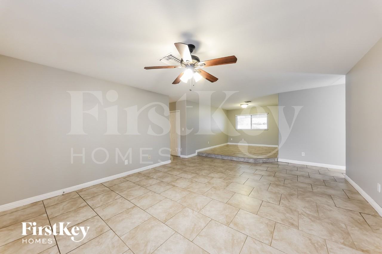 5314 W Altadena Ave - Photo 5 of 20