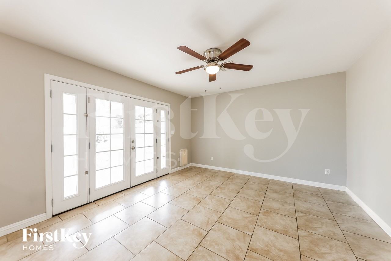5314 W Altadena Ave - Photo 6 of 20
