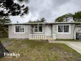 featured image of 4640 Sw 18th St