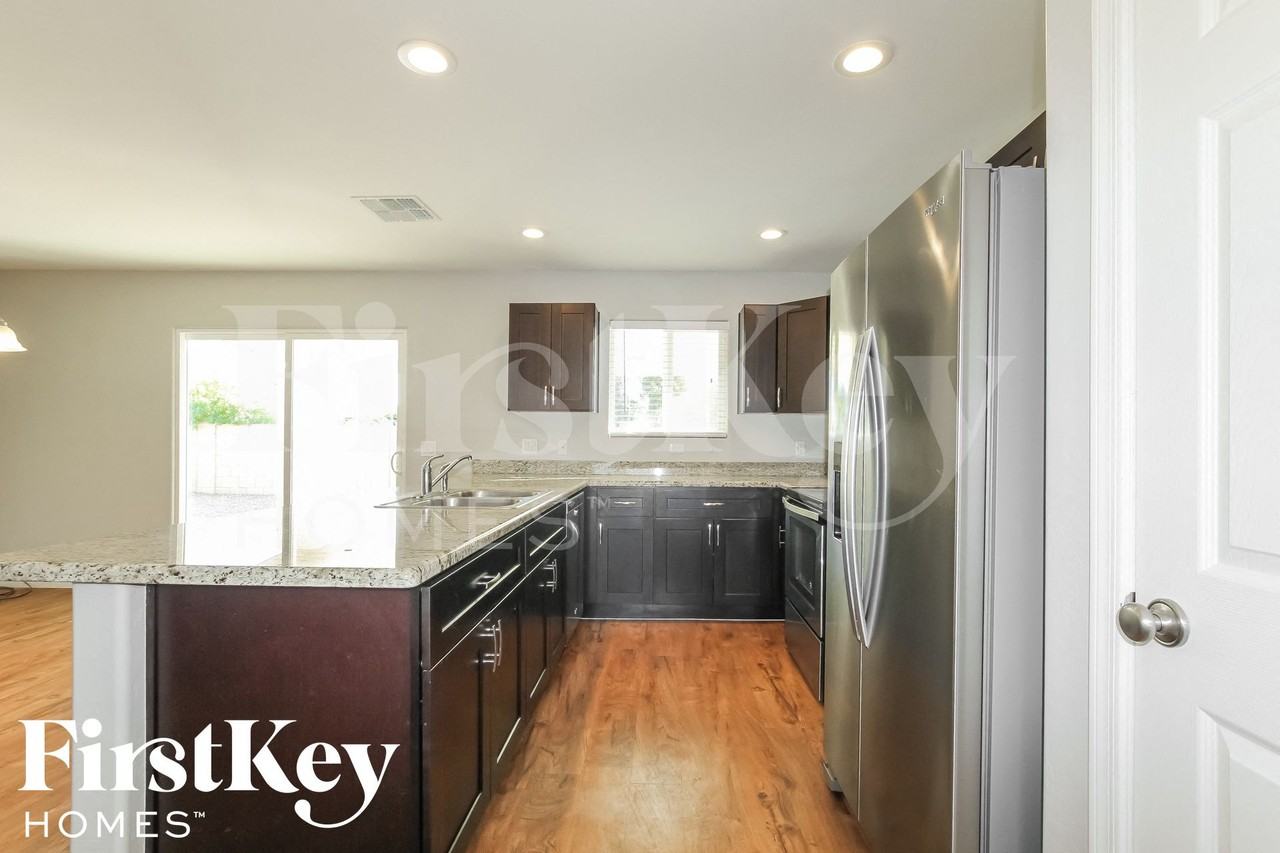 4243 W Bluefield Ave - Photo 4 of 14