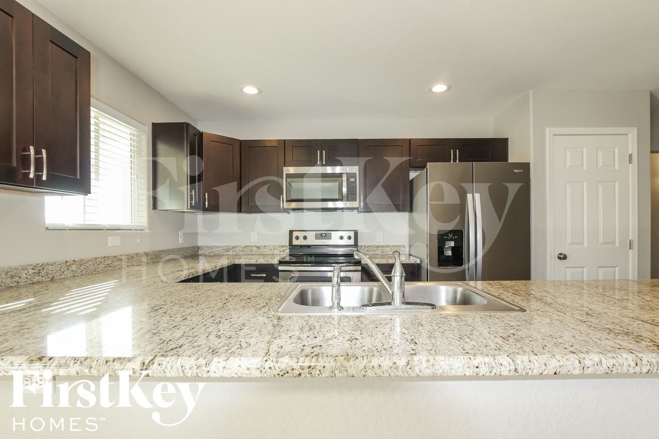 4243 W Bluefield Ave - Photo 5 of 14