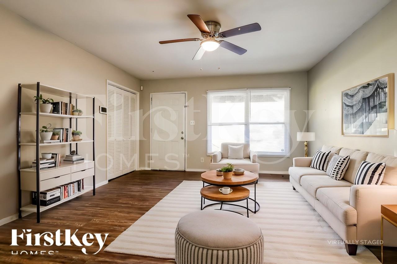 3085 Piper Dr - Photo 3 of 18
