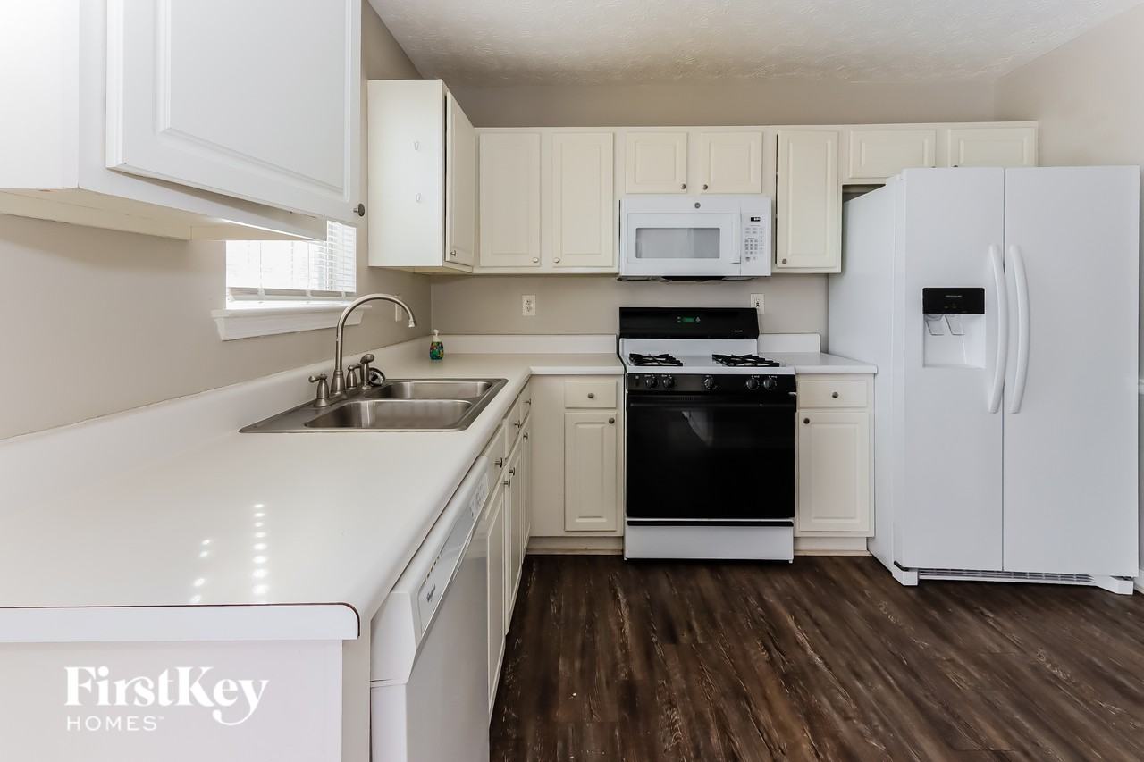 128 Greenleaf Dr - Photo 6 of 15