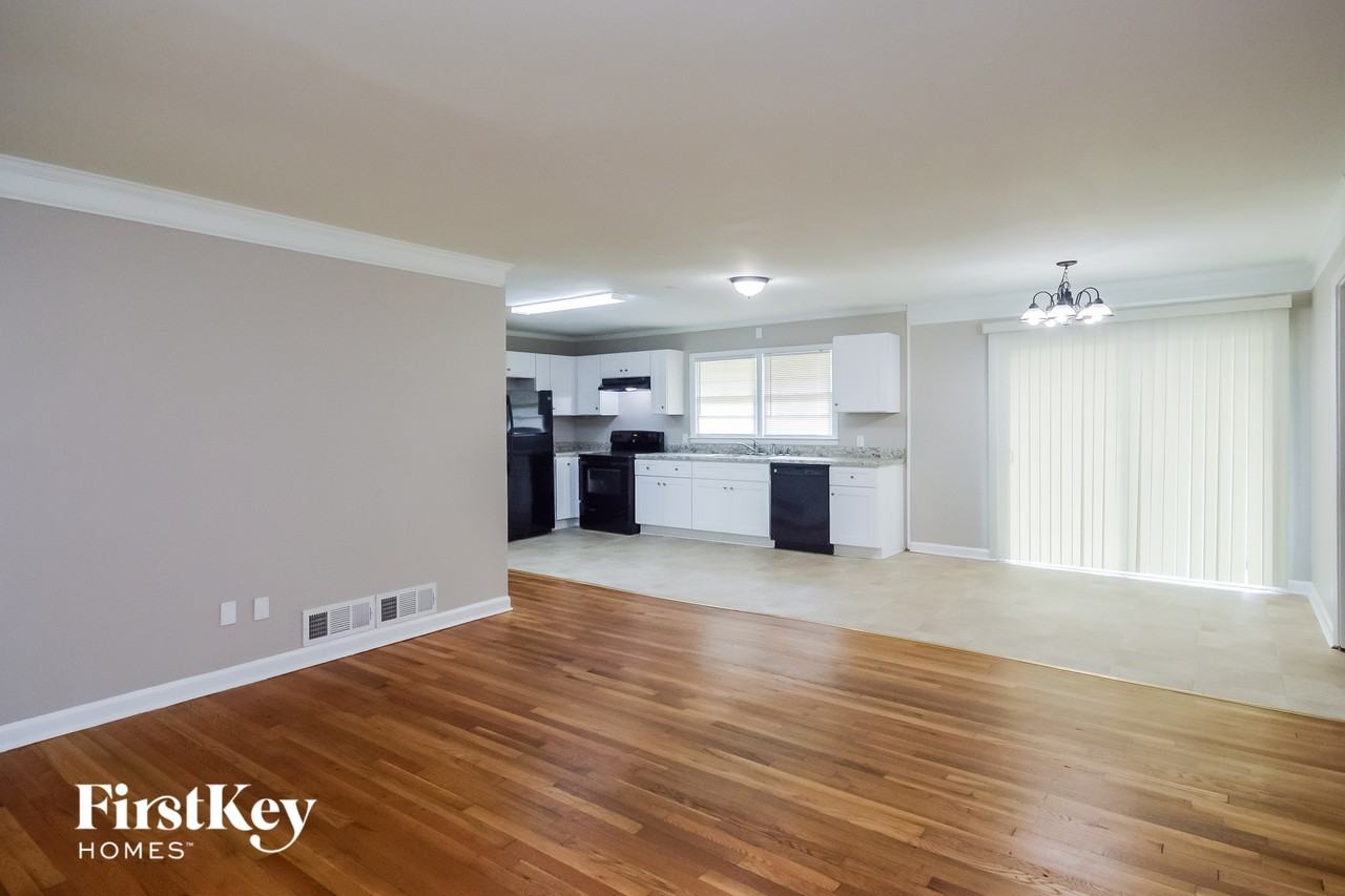 1175 Milstead Ave Ne - Photo 3 of 15