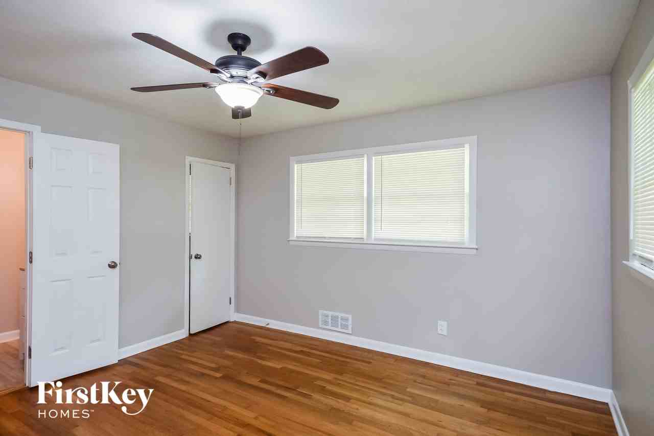 1175 Milstead Ave Ne - Photo 7 of 15