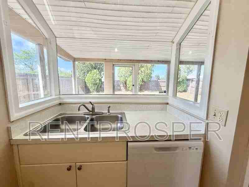 3604 Spring Land Dr - Photo 7 of 25