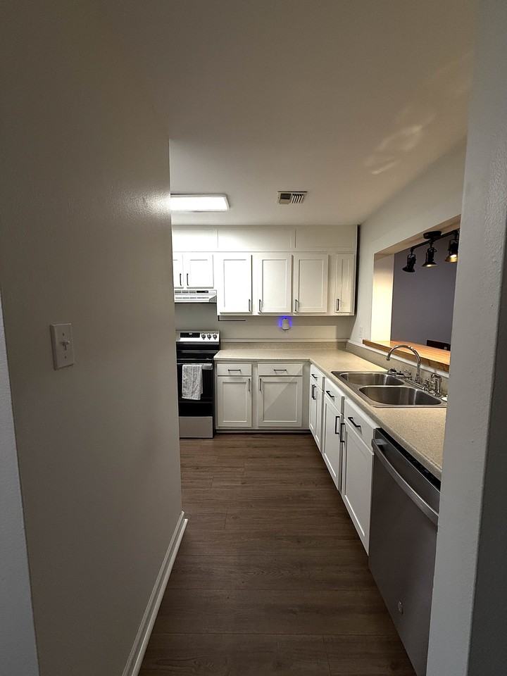 105 Steiner Rd #105STEINER - Photo 2 of 10