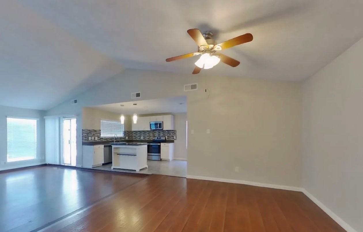 1121 Heiden Ct - Photo 3 of 15