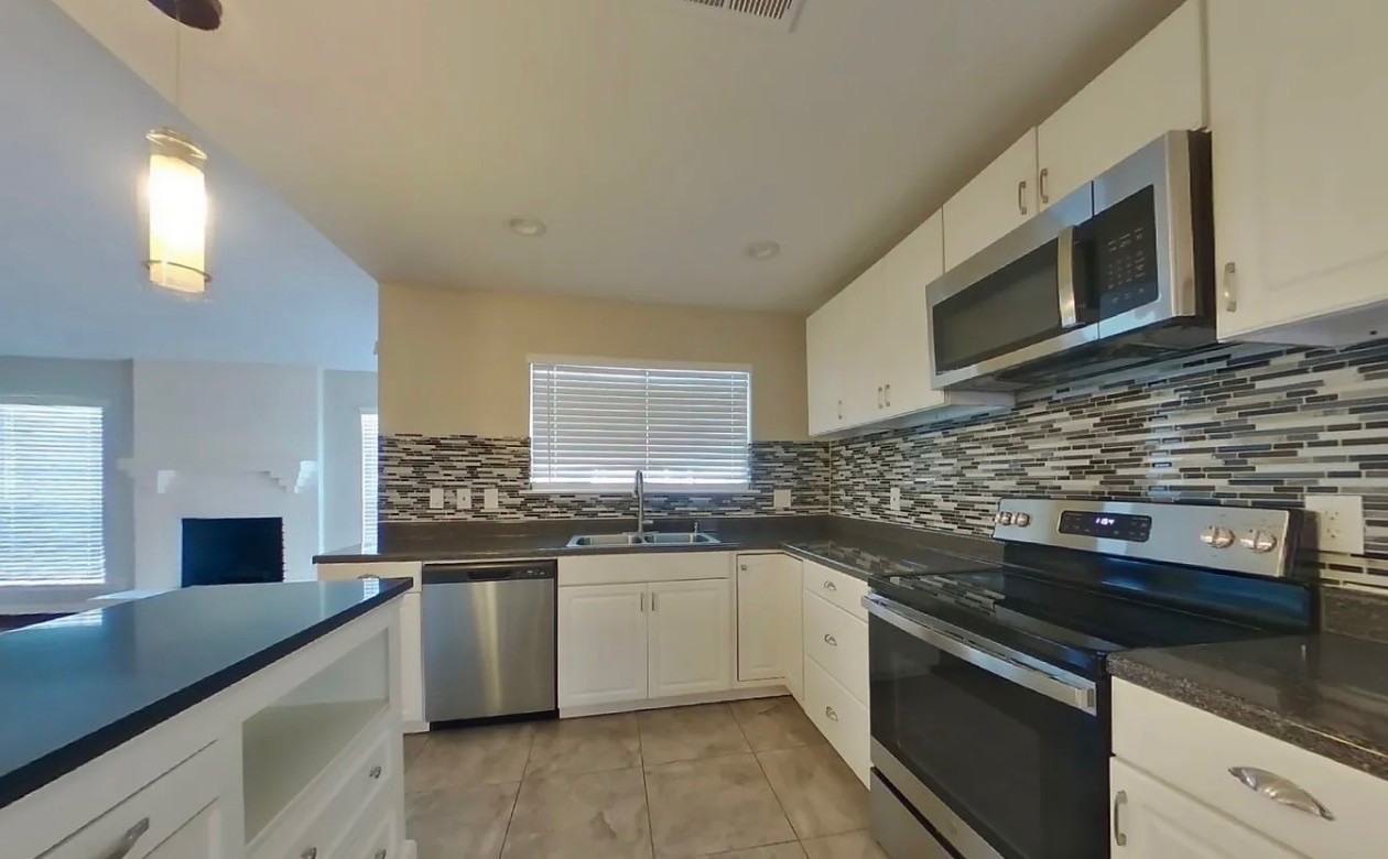 1121 Heiden Ct - Photo 5 of 15