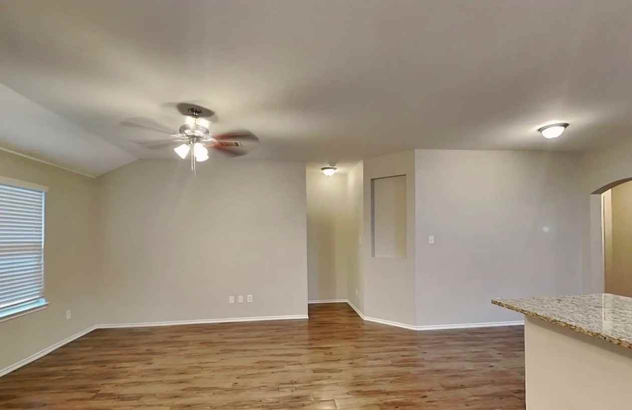 3024 Iris Dr - Photo 2 of 21