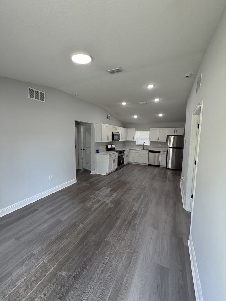 131 Redwood Track Crse #131 - Photo 2 of 11