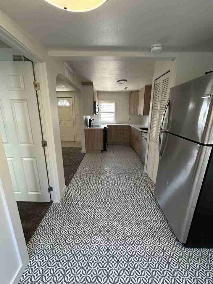 1217 Maple St - Photo 7 of 17