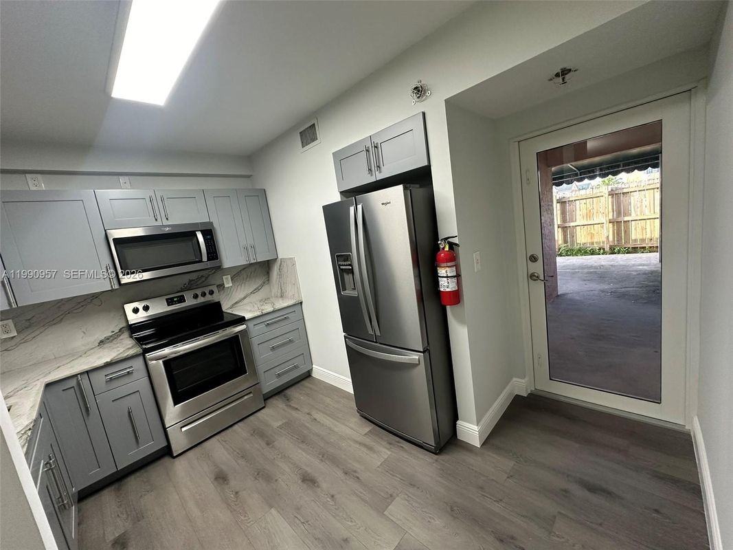 12005 Sw 14th St - Photo 2 of 3