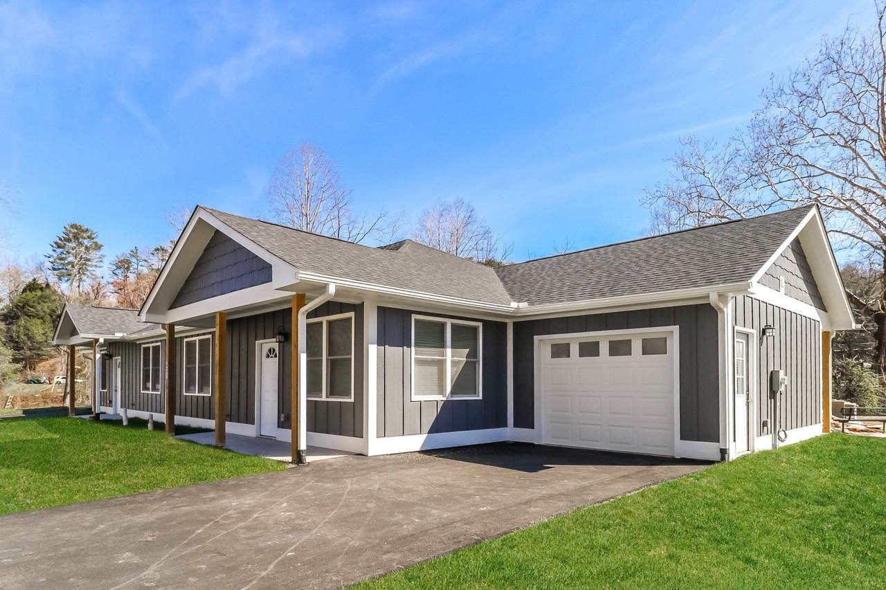 216 Sycamore Cove Lane - Photo 2 of 21