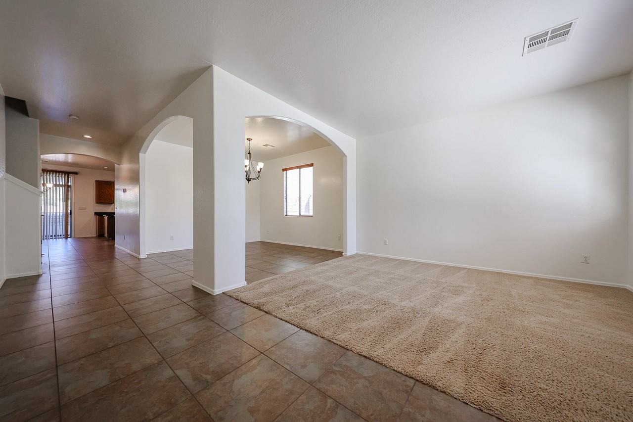 43608 W Caven Dr - Photo 5 of 50