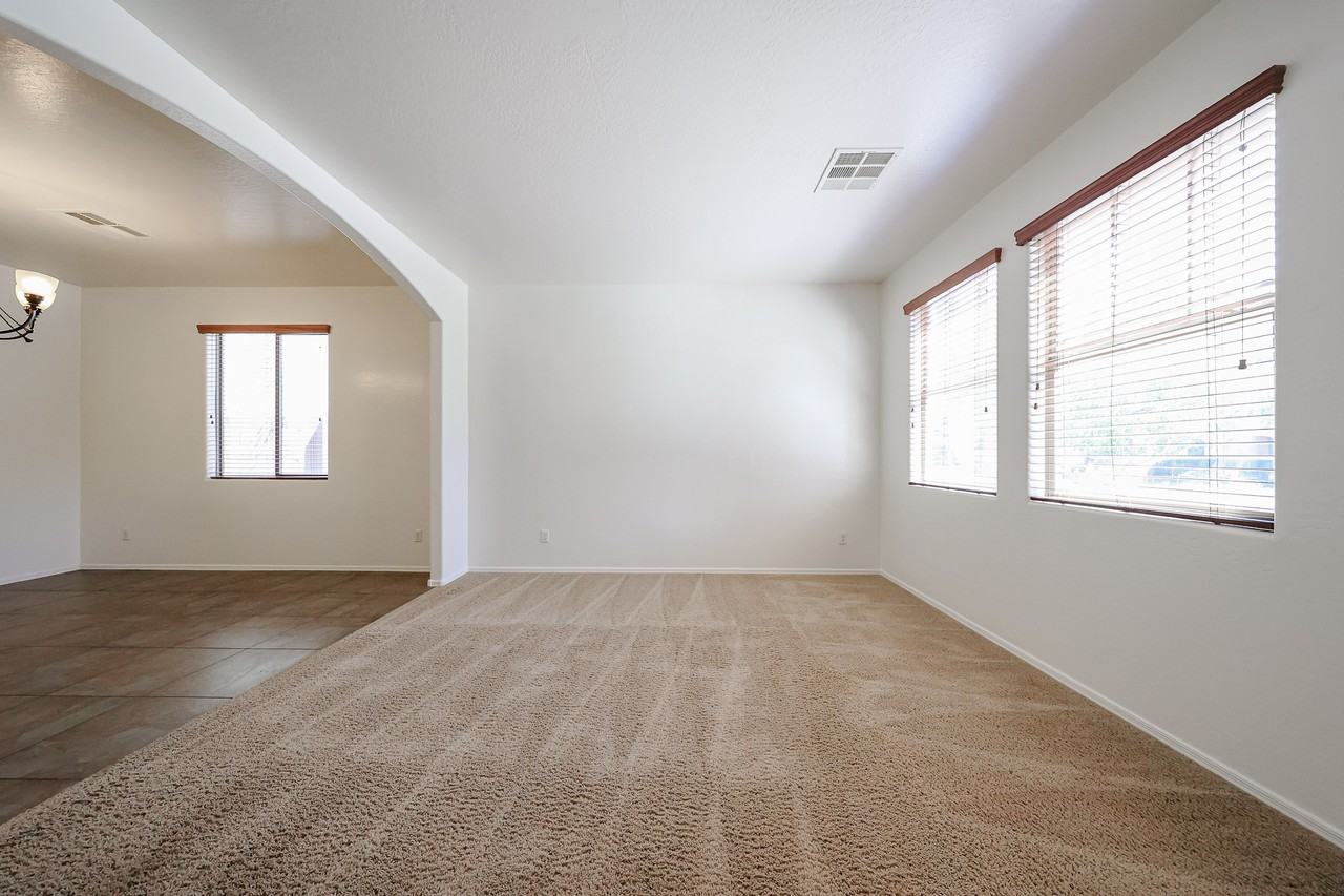 43608 W Caven Dr - Photo 6 of 50