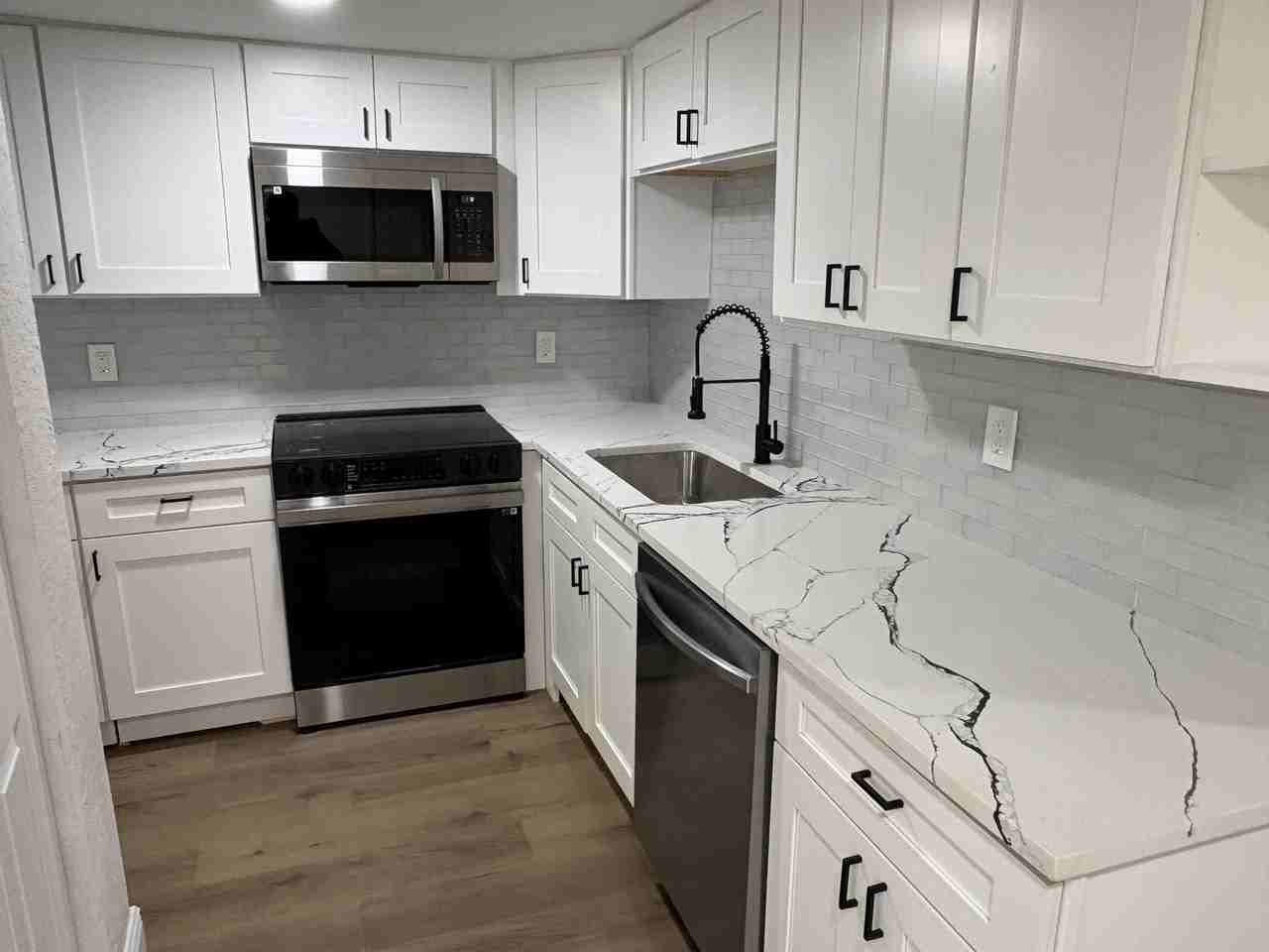 807 E Genesee St #1-2 - Photo 2 of 23