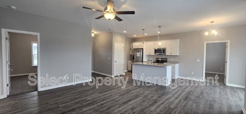 8792 Elmont Cv - Photo 7 of 35