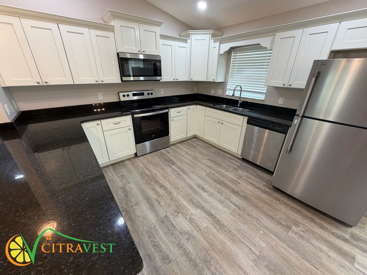 8219 N Vince Dr - Photo 3 of 14