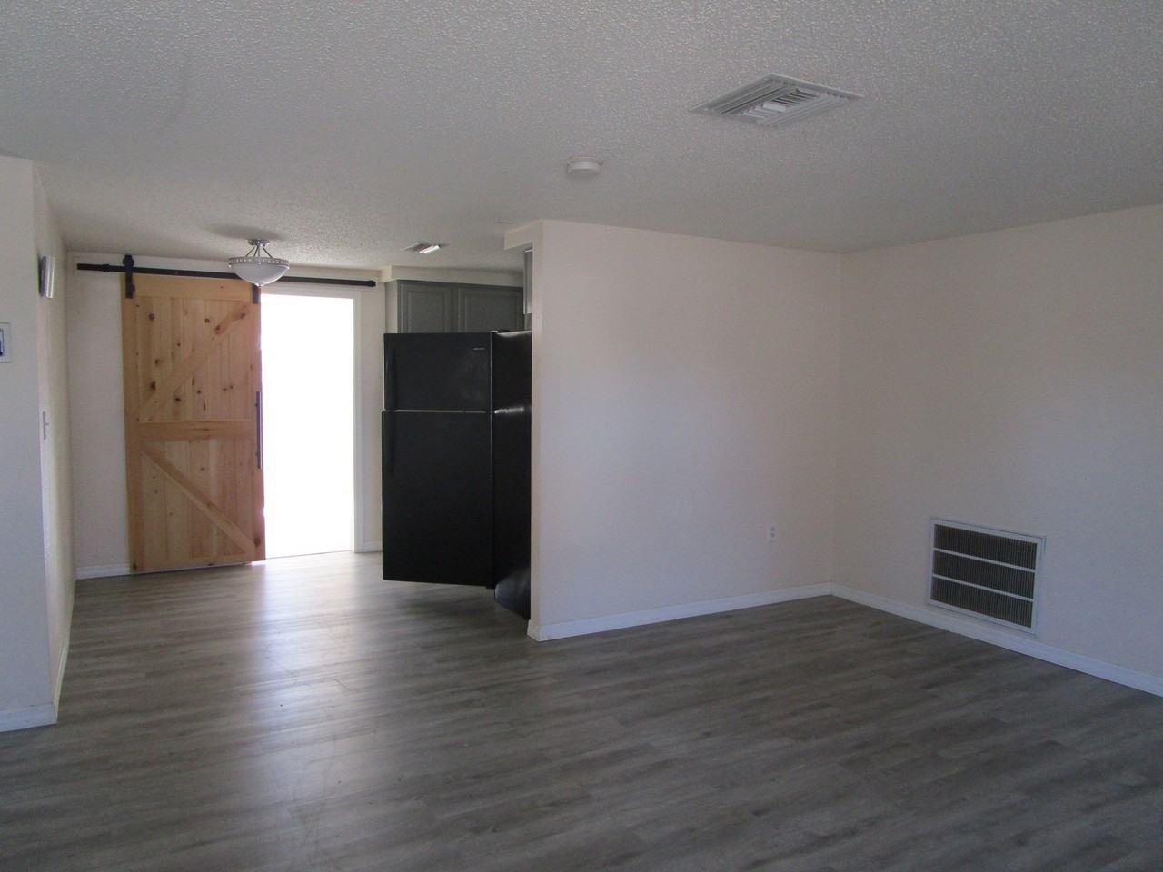 11611 Constance Dr - Photo 2 of 9