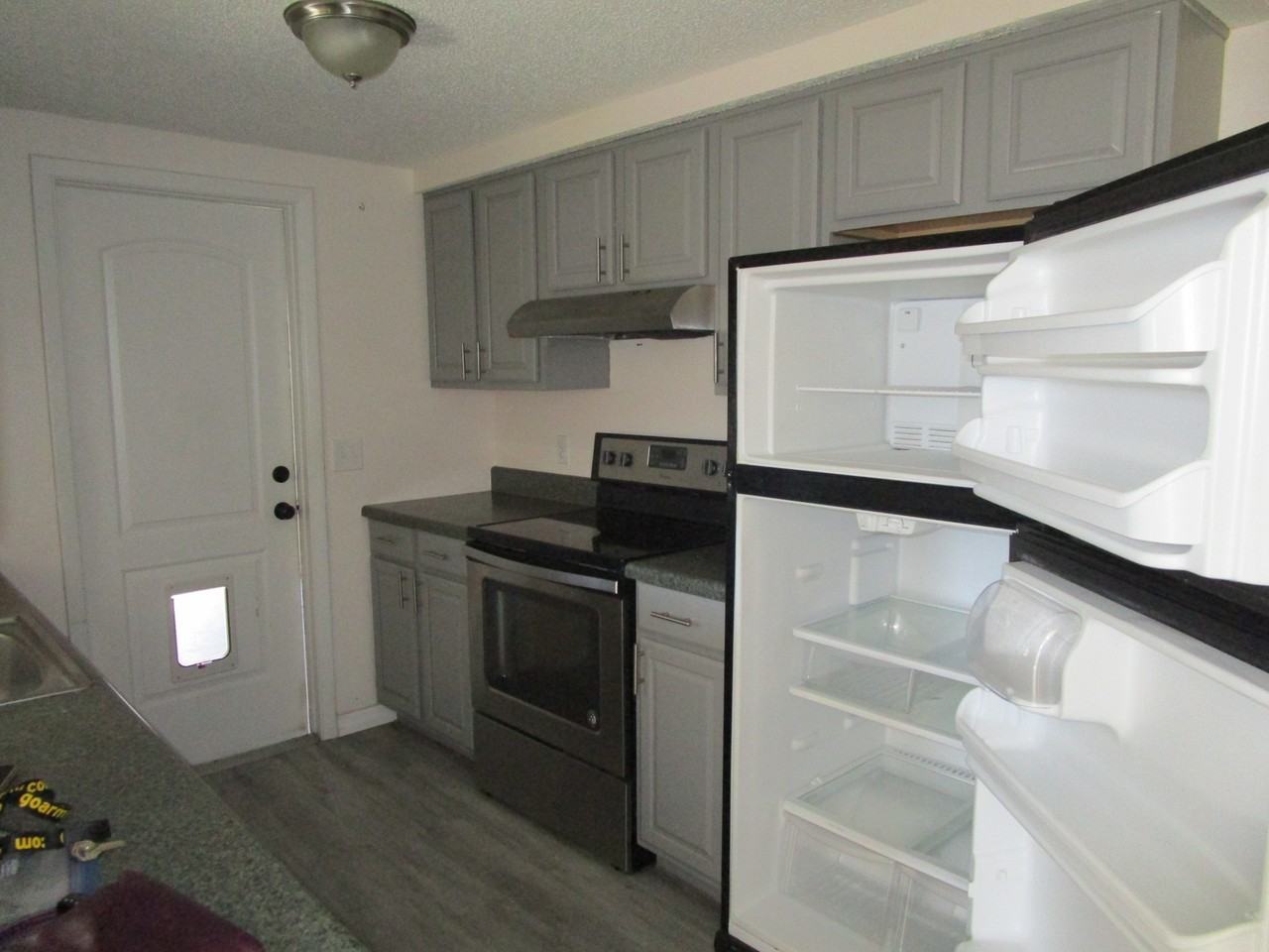 11611 Constance Dr - Photo 4 of 9