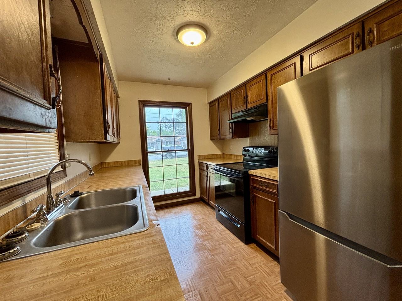 2605 Tupelo Dr - Photo 4 of 17