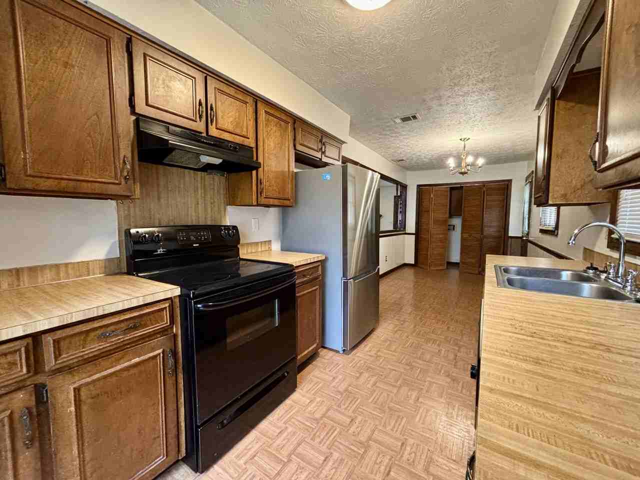 2605 Tupelo Dr - Photo 6 of 17