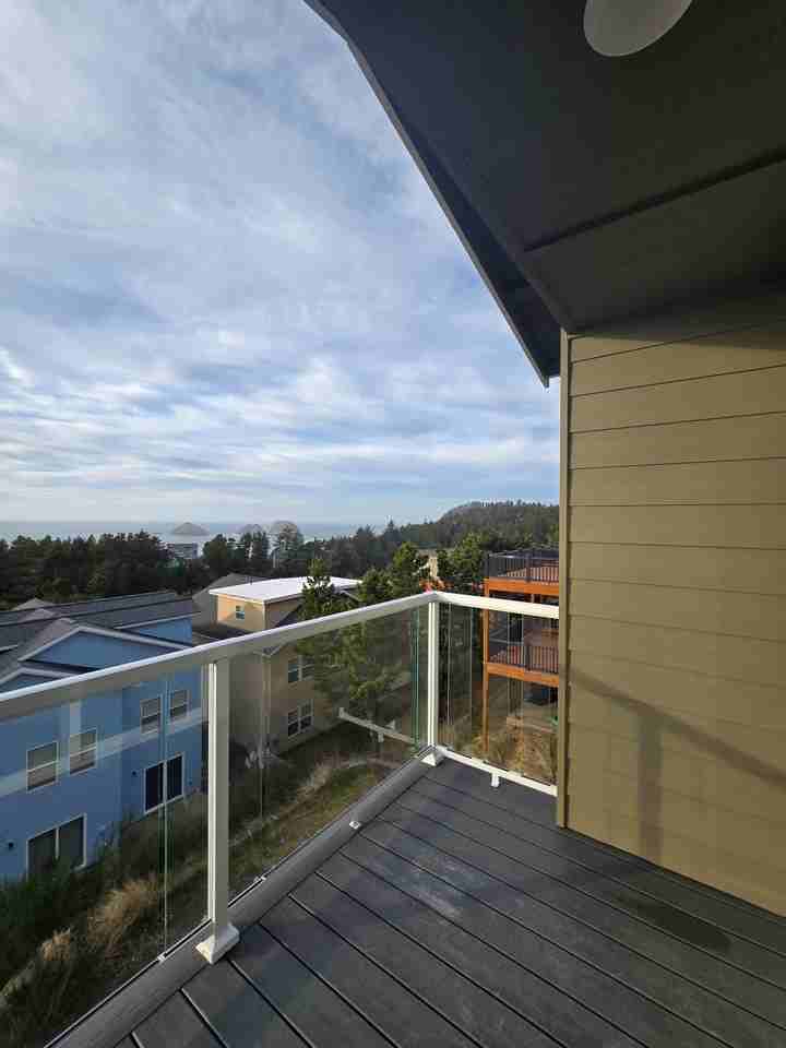 140 Reeder St - Photo 3 of 31