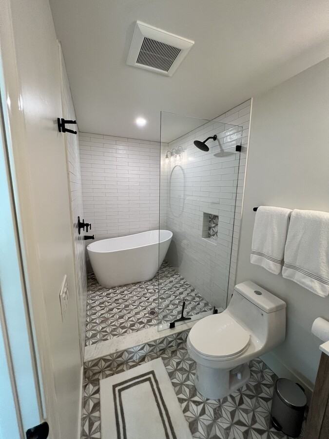 4920 W Mountain View Dr - Photo 2 of 5