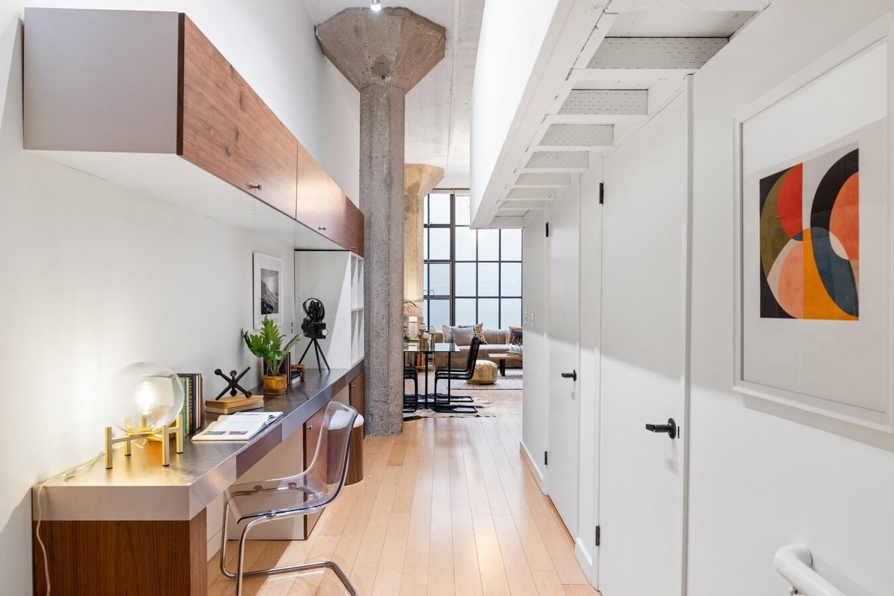 601 4th St - Photo 4 of 7