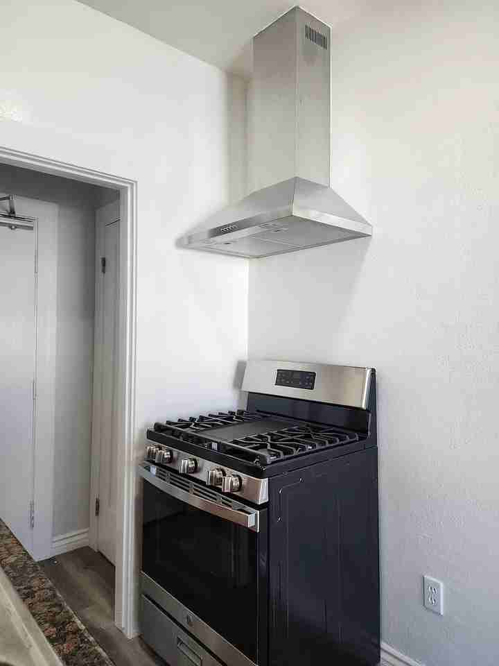 114 S New Hampshire Ave #303 - Photo 3 of 13