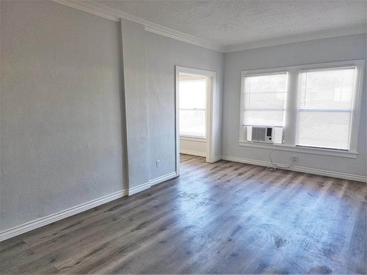 114 S New Hampshire Ave #303 - Photo 5 of 13