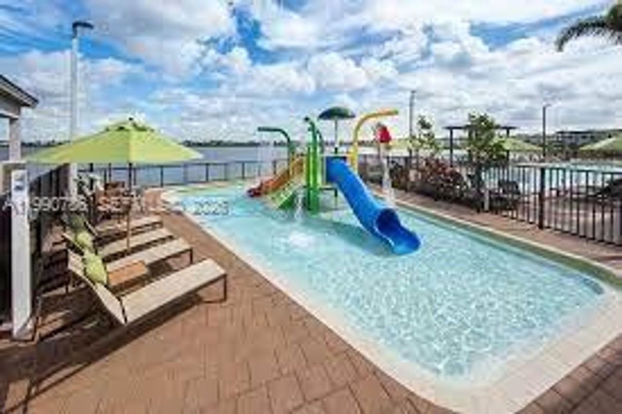 9143 9143 NW 161st St th 9143 - Photo 3 of 25