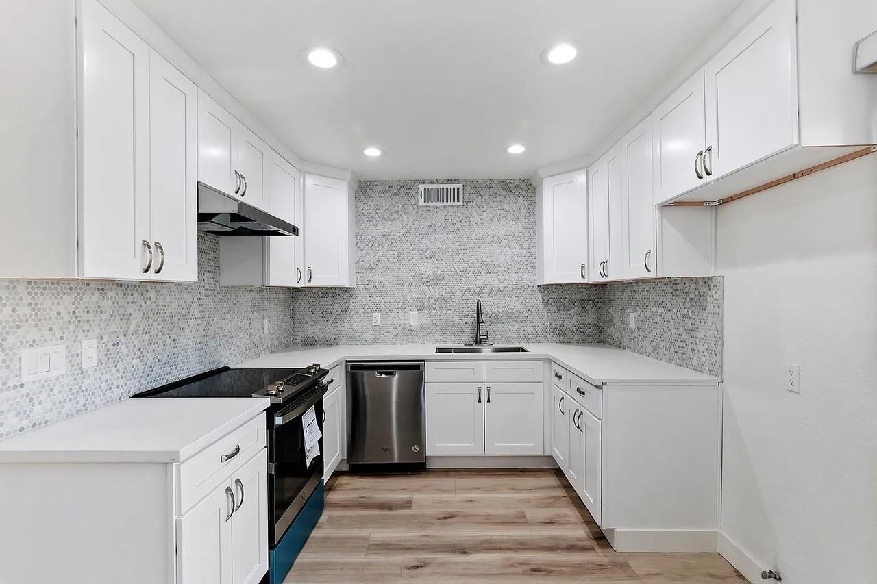 445 Bradshaw Ln #33 - Photo 5 of 9