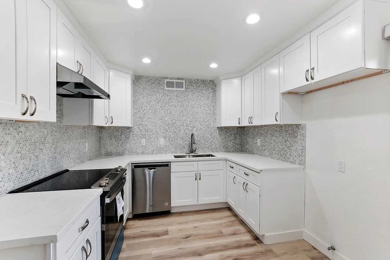 445 Bradshaw Ln #33 - Photo 7 of 9