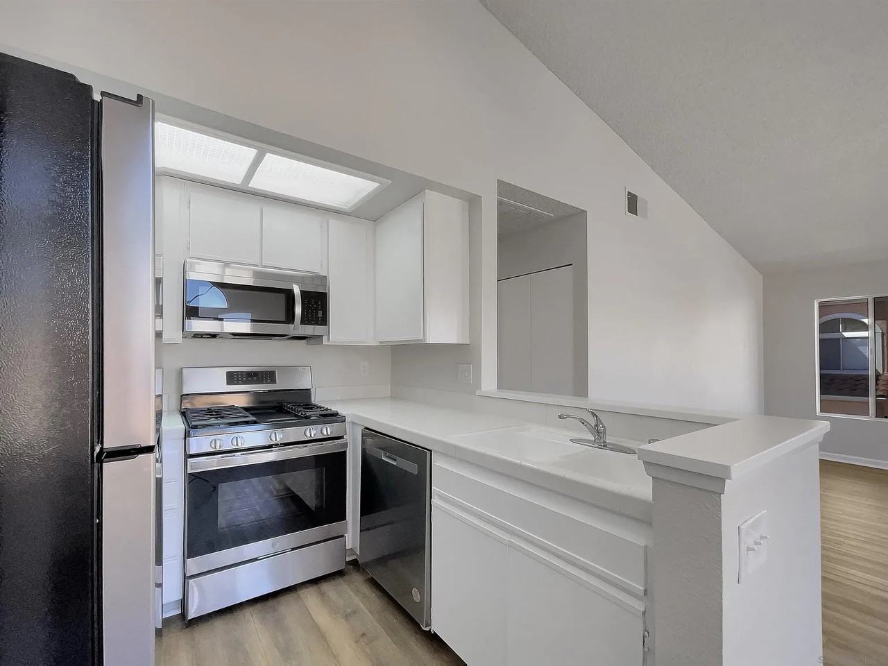 734 Buena Tierra Way #376 - Photo 3 of 9