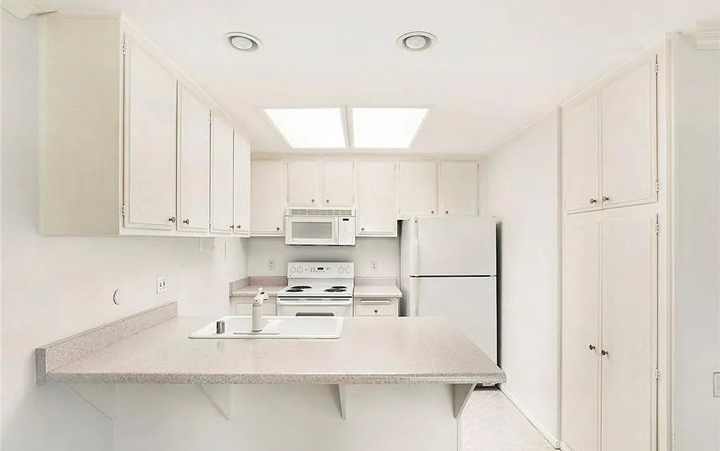 3058 Via Serena S #C - Photo 6 of 14