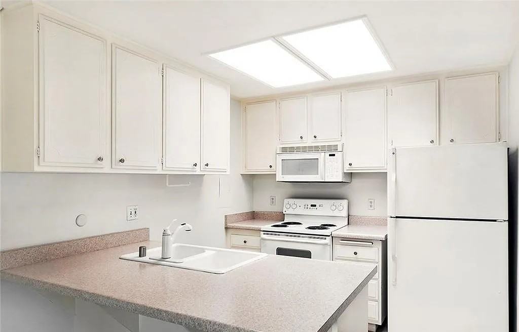 3058 Via Serena S #C - Photo 7 of 14