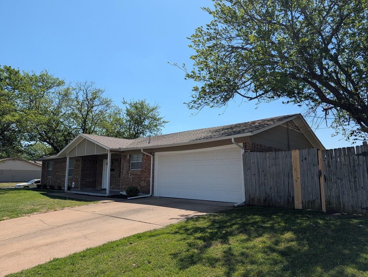 1001 W Main St - Photo 2 of 19