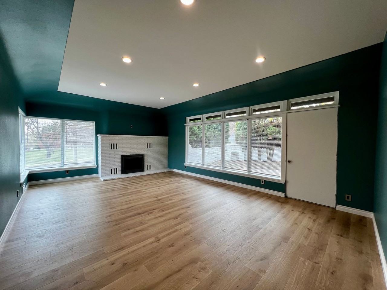 416 S 23rd Ave - Photo 6 of 32