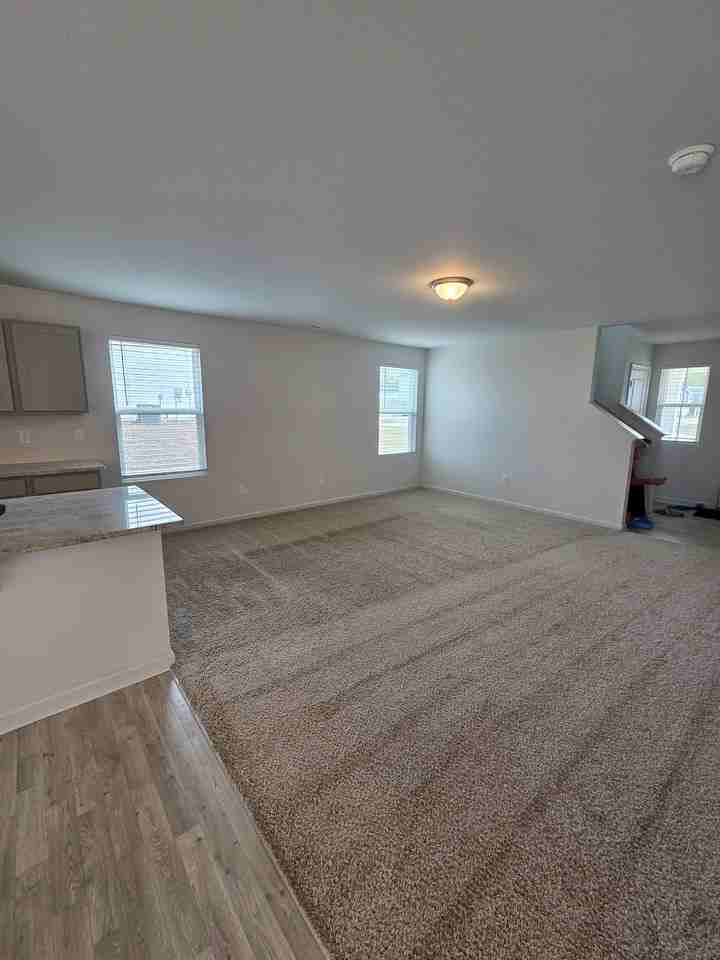 245 Yellowwood Ave - Photo 4 of 23