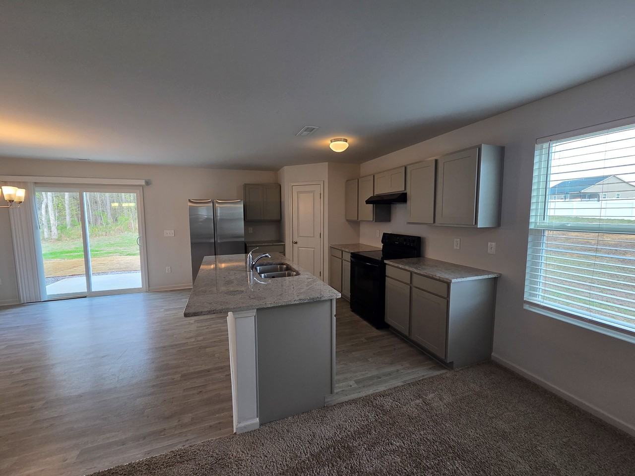 245 Yellowwood Ave - Photo 5 of 23