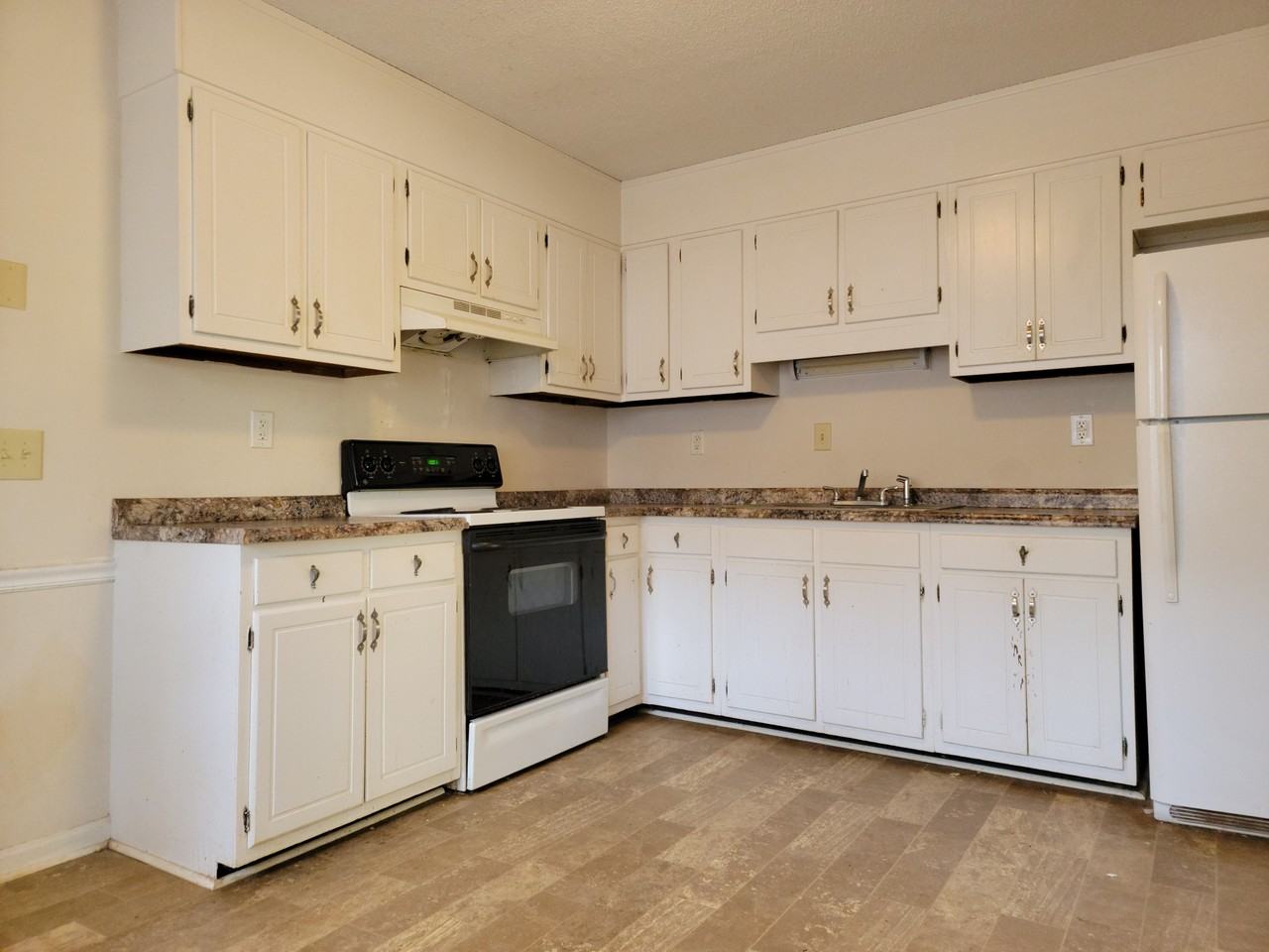 809 Plentywood Ct - Photo 4 of 13