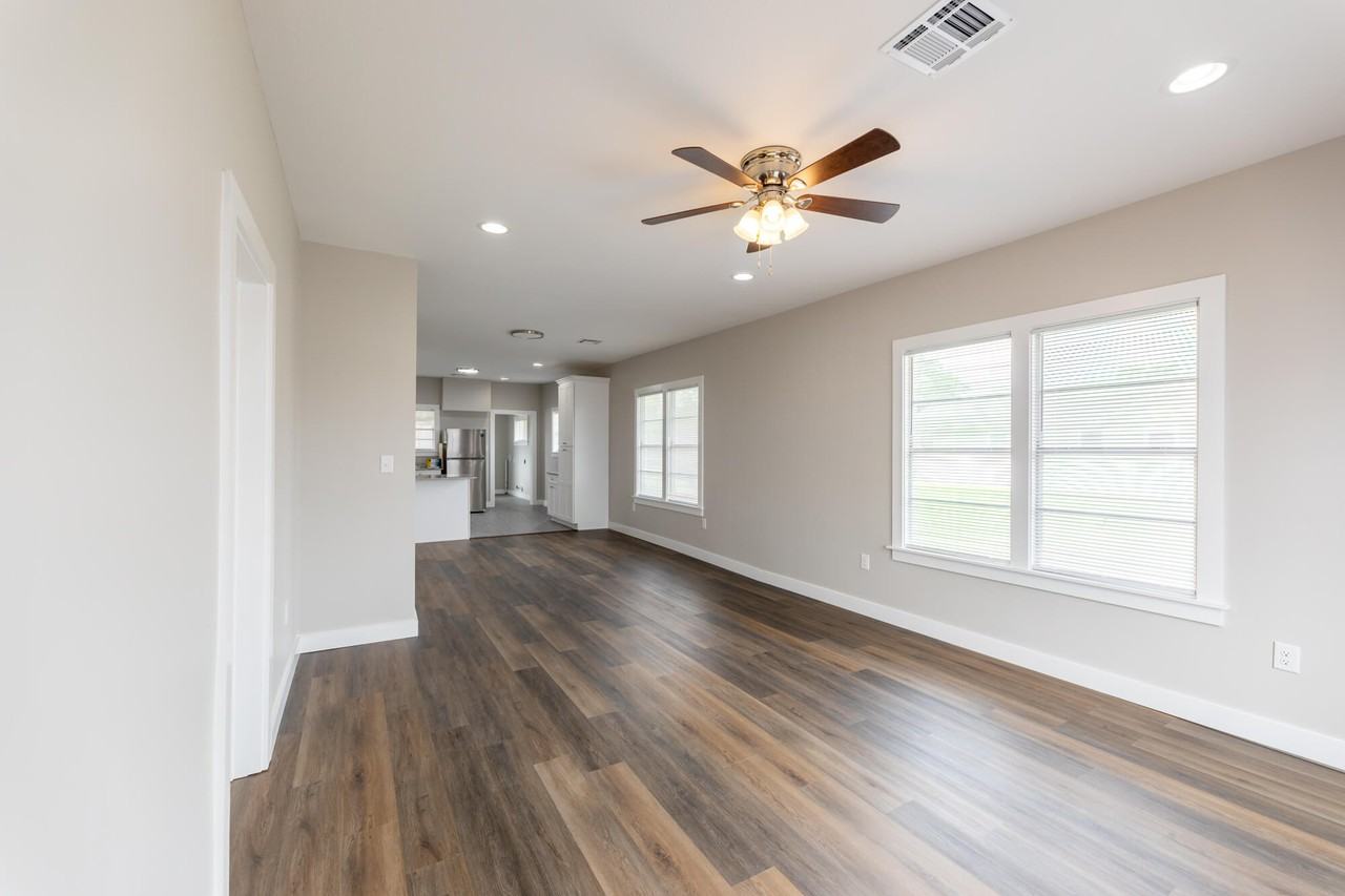 1708 Kirkman St - Photo 2 of 10