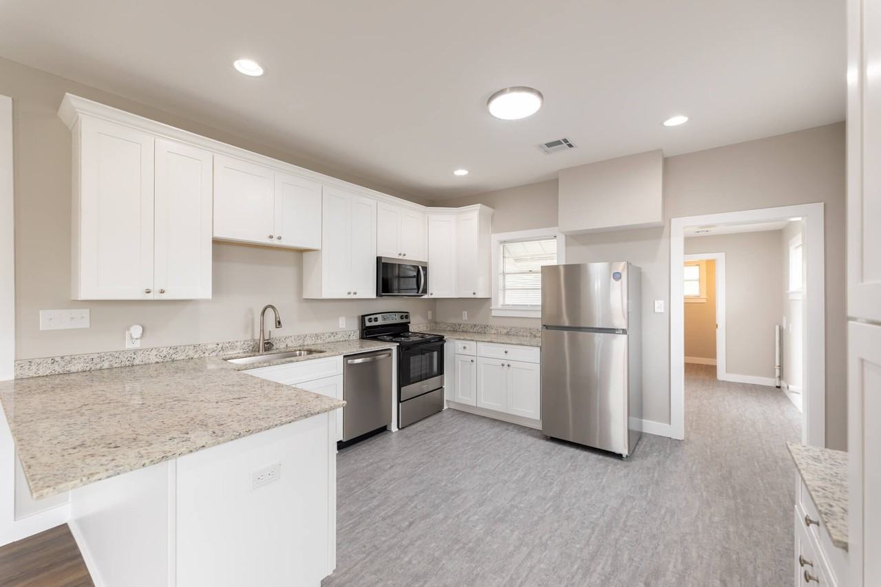 1708 Kirkman St - Photo 3 of 10