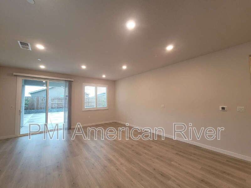 5033 Rialto Dr - Photo 3 of 21