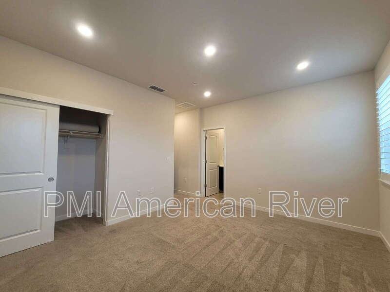 5033 Rialto Dr - Photo 5 of 21