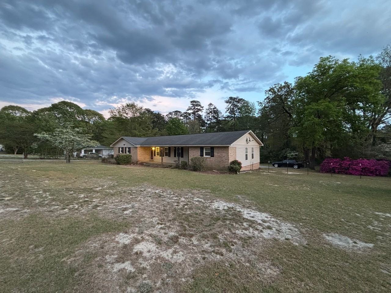 1019 Dogwood Ave - Photo 2 of 27